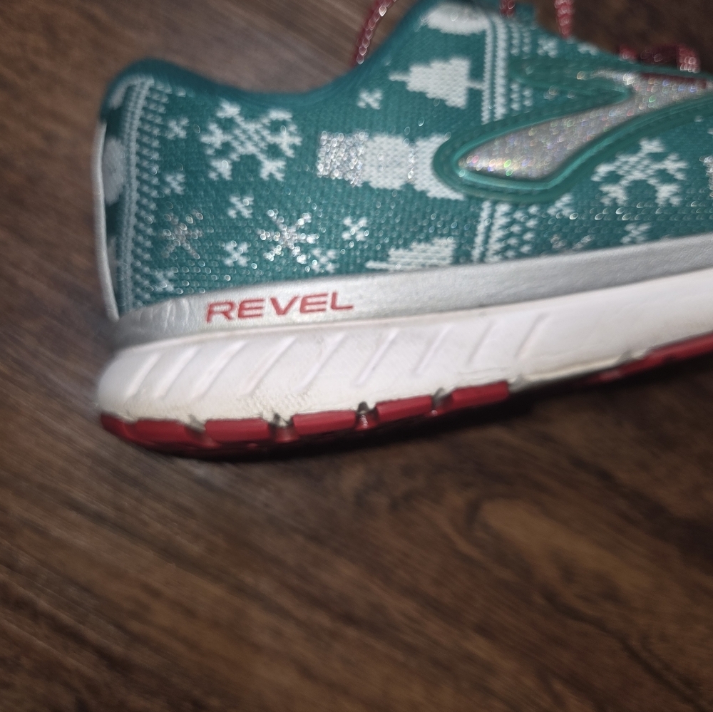 Brooks Women's Revel 3 Running Shoes Green Ugly Christmas Sweater Snowman sz 8.5 - Picture 4 of 9